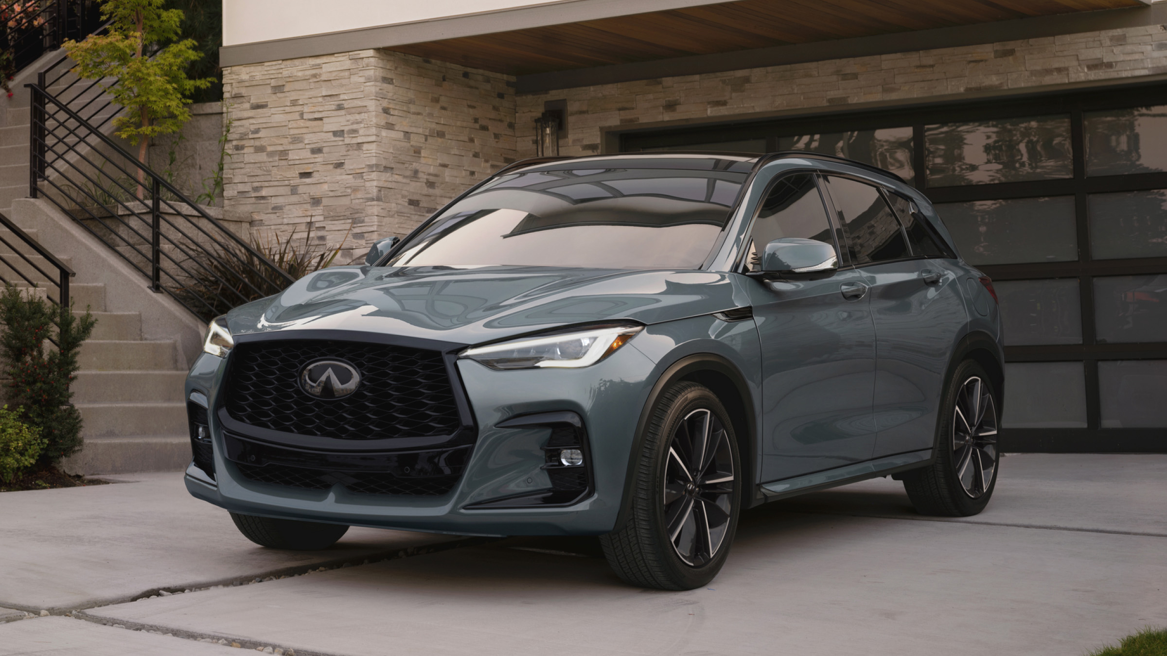 INFINITI QX50, вид спереди